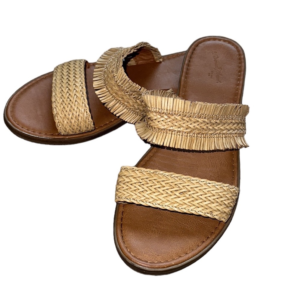 Universal Thread Sandals- size 7